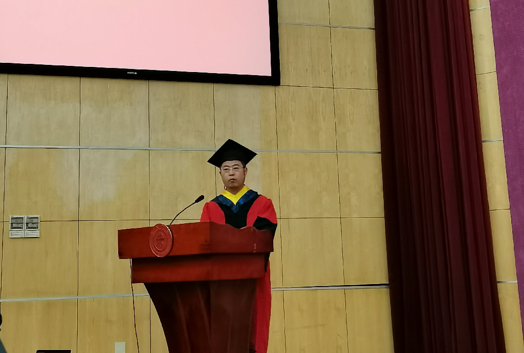 10 微纳电子学系 张卫平 宣读表彰名单.png